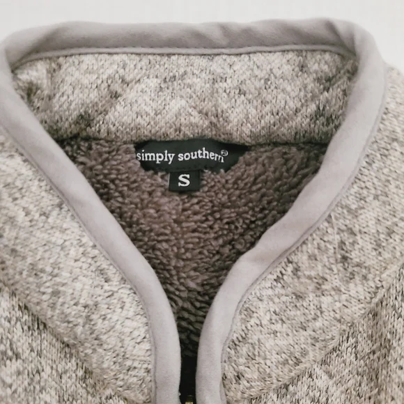 Simply Southern Quilted Heathered Gray Plush Lined Vest with Pockets Sz S-M - Picture 5 of 12